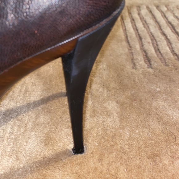 Beautiful Stuart Weitzman Wrap buckle 4” Boots - Picture 6 of 8